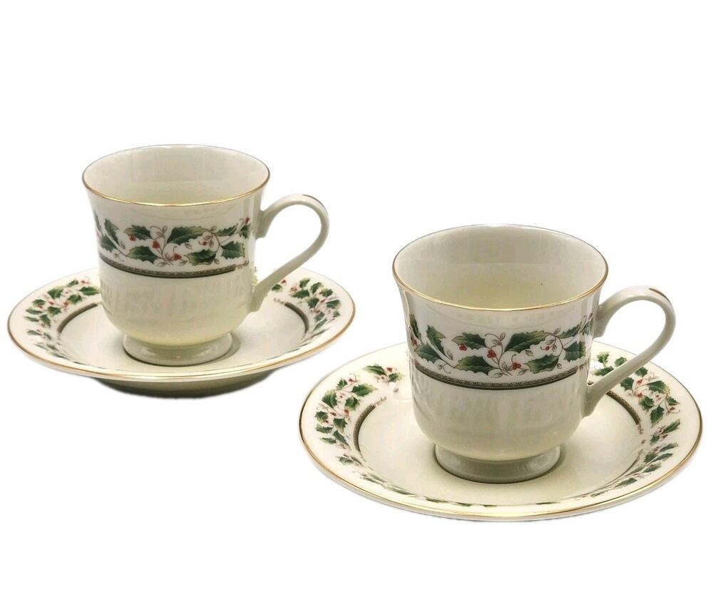 Royal Limited HOLLY HOLIDAY Cup & Saucer 2 Sets Japan 4 Total Pieces Fine China
